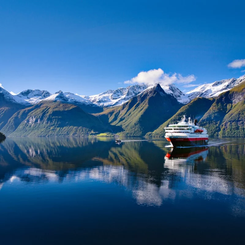 hjorundfjord-norway-hgr-141715_1920-photo_fabrice_milochau